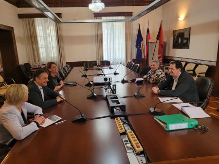 Minister Arčon na sestanku na Občini Sežana; Vir: Arhiv Občine Sežana
